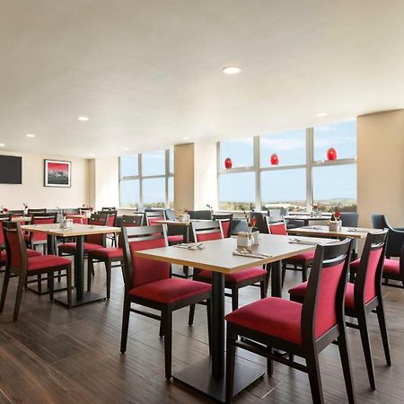 Ramada East Kilbride Hotel Exterior foto